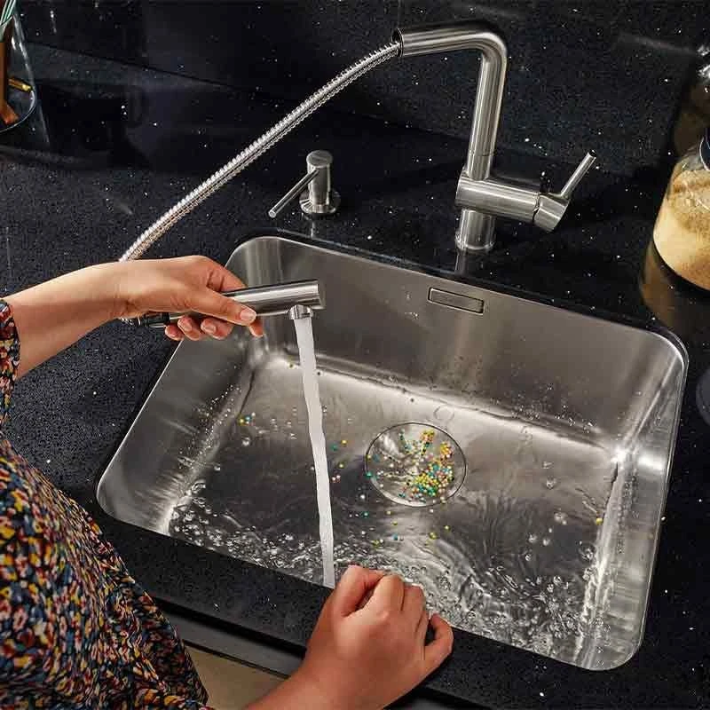 Blanco LINUS-S Single Lever Pull-Out Handset PVD Steel Kitchen Tap - Satin Gold - 526684 Blanco LINUS-S Single Lever Pull-Out Handset PVD Steel Kitchen Tap - Satin Gold - 526684 -Kitchen Series Shop 5 2 526684 3