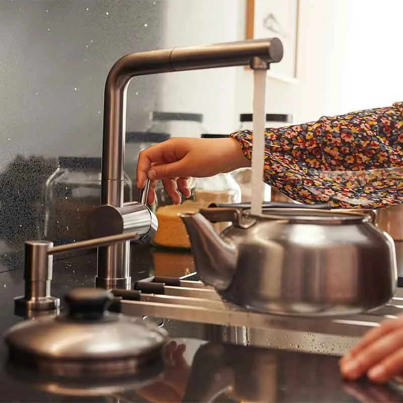 Blanco LINUS-S Single Lever Pull-Out Handset PVD Steel Kitchen Tap - Satin Gold - 526684 Blanco LINUS-S Single Lever Pull-Out Handset PVD Steel Kitchen Tap - Satin Gold - 526684 -Kitchen Series Shop 5 2 526684 4